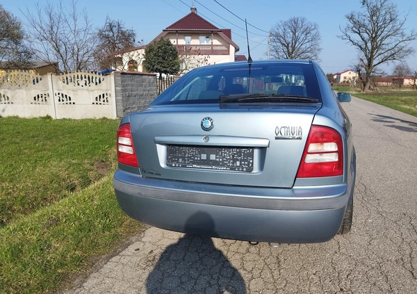 Skoda Octavia cena 8800 przebieg: 189000, rok produkcji 2002 z Zwoleń małe 301